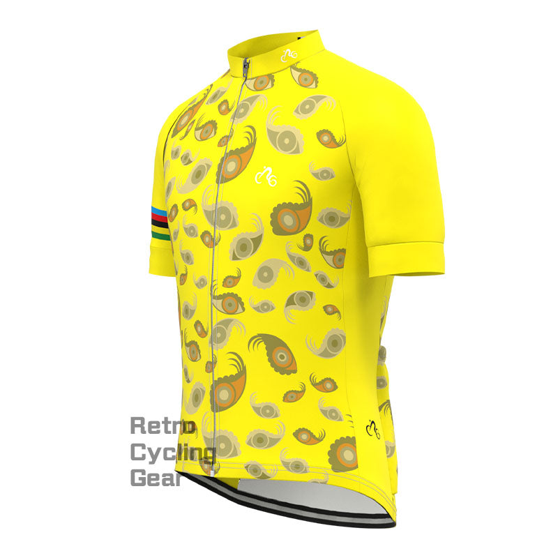Gelbes Hemd mit kurzen Ärmeln und Radtrikot